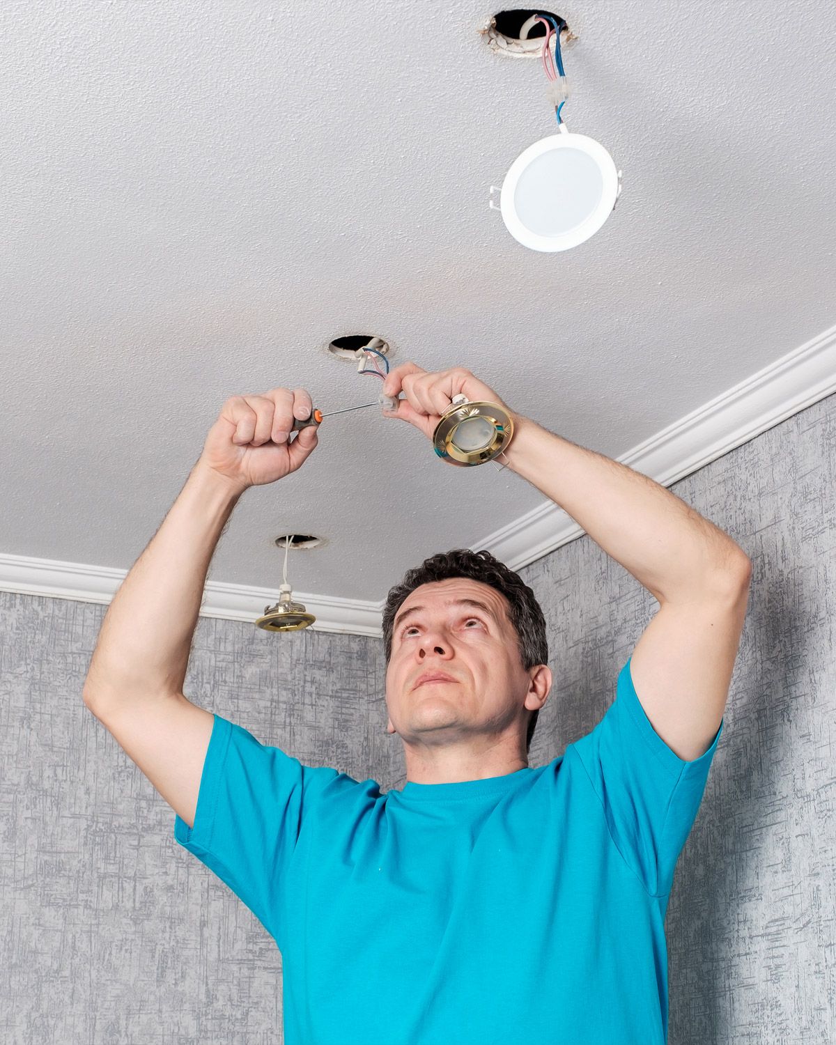 Fitting a recessed ceiling light